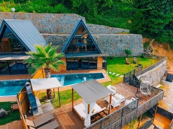 Teras Bungalow Oda, Göl Manzaralı, Isıtmalı Özel Havuzlu