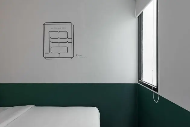 Classic Room , 1 Queen Bed With Shared Bathroom