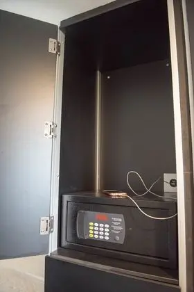 Ortak Ranzalı Oda, Sadece kadınlar için