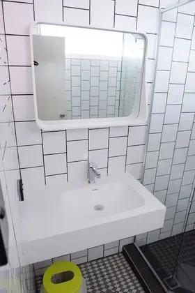 Ortak Ranzalı Oda, Sadece kadınlar için