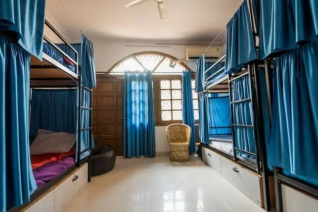 Deluxe Ortak Ranzalı Oda, Karma Ranzalı Oda, Sigara İçilmez, Şehir Manzaralı