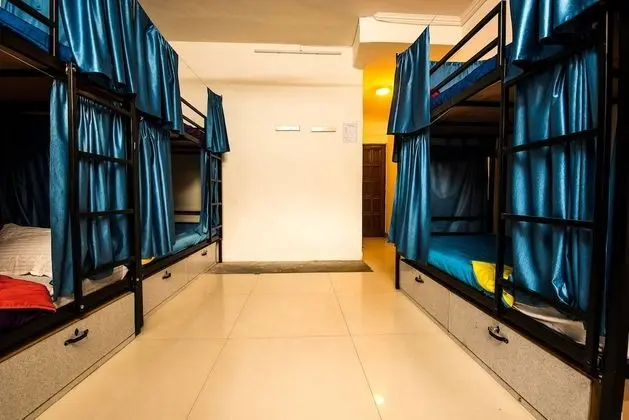 Deluxe Ortak Ranzalı Oda, Karma Ranzalı Oda, Sigara İçilmez, Şehir Manzaralı