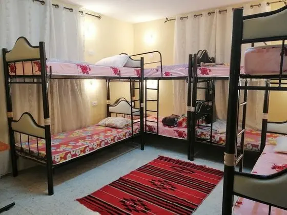 Ortak Ranzalı Oda, Birden Çok Yatak (Girls Palace)