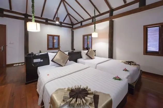 Villa (Free roundtrip & City shuttle)