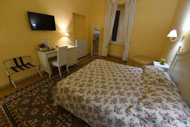 Tek Büyük Yataklı Oda (Gialla )