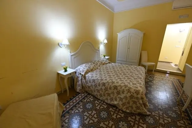 Tek Büyük Yataklı Oda (Gialla )