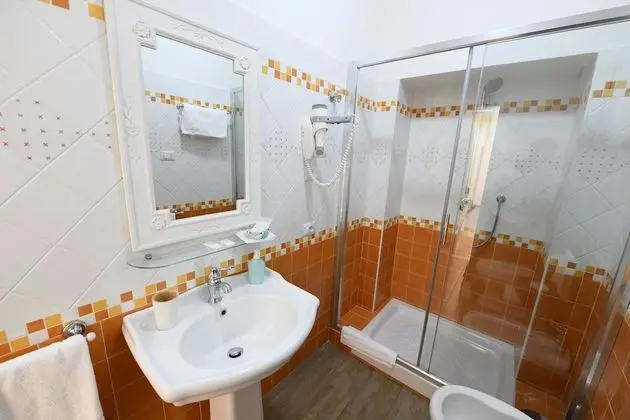 Tek Büyük Yataklı Oda (Gialla )