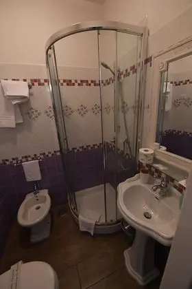 Tek Büyük Yataklı Oda (Lilla)