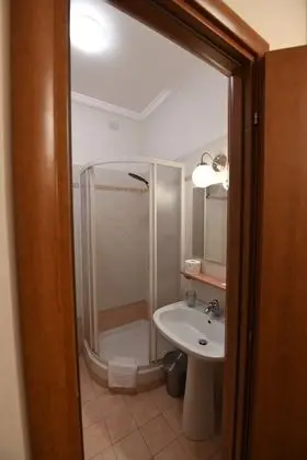 Standard Tek Büyük Yataklı Oda (Rosa)