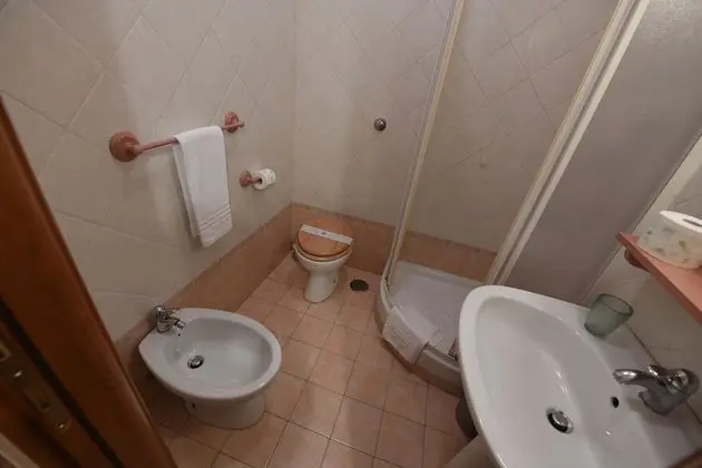 Standard Tek Büyük Yataklı Oda (Rosa)