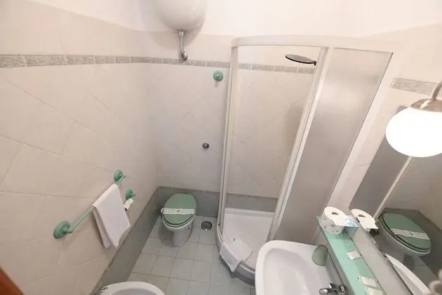 Tek Büyük Yataklı Oda (Verde)