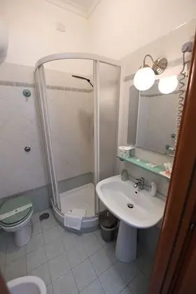 Tek Büyük Yataklı Oda (Verde)