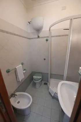 Tek Büyük Yataklı Oda (Verde)