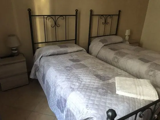 Tek Büyük veya İki Ayrı Yataklı Oda (Panna)