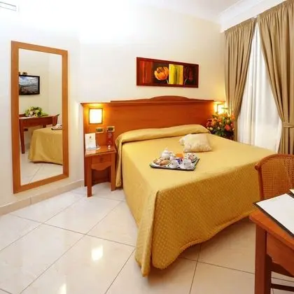 Economy Tek Büyük Yataklı Oda