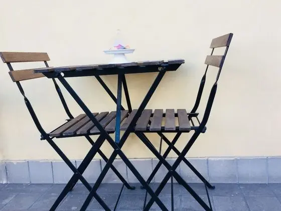 Üç Kişilik Oda, Balkon