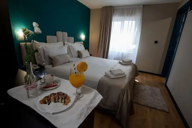 Standard Tek Büyük Yataklı Oda