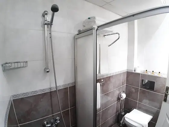 Standard Dört Kişilik Oda
