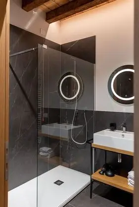 Deluxe Tek Büyük veya İki Ayrı Yataklı Oda