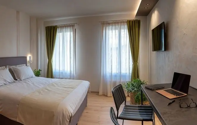 Deluxe Tek Büyük veya İki Ayrı Yataklı Oda, Kanal Manzaralı