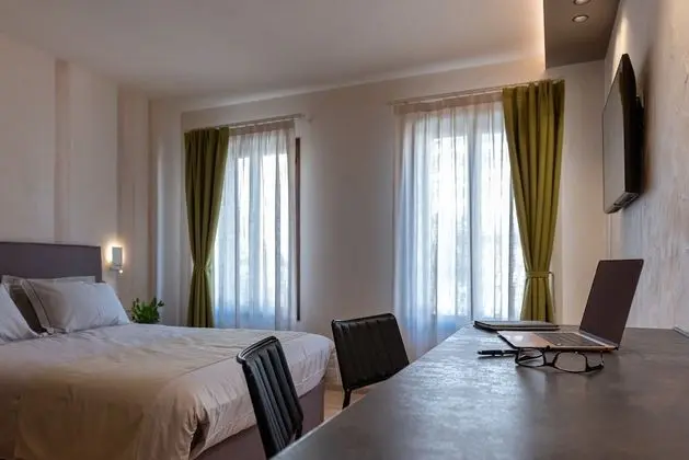 Deluxe Tek Büyük veya İki Ayrı Yataklı Oda, Kanal Manzaralı