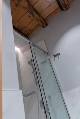 Deluxe Tek Büyük veya İki Ayrı Yataklı Oda, Kanal Manzaralı