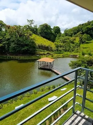 Tek Büyük Yataklı Oda, 1 Yatak Odası, Göl Manzaralı