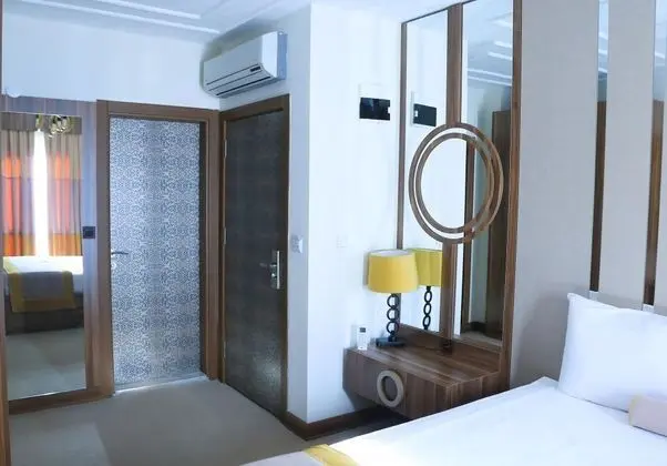 Standart Oda, Şehir Manzaralı