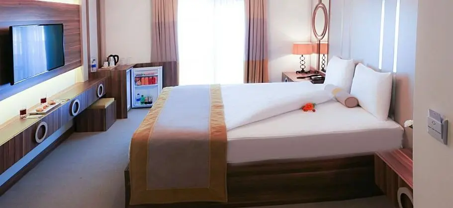 Triple, Şehir Manzaralı