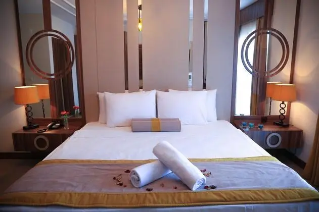 Triple, Şehir Manzaralı