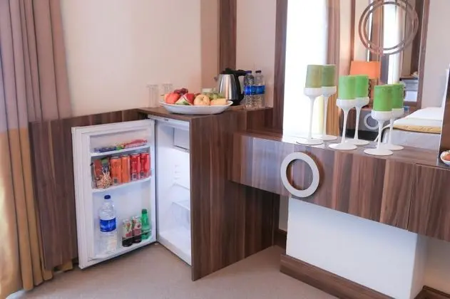 Triple, Şehir Manzaralı