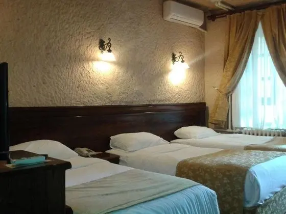 Üç Kişilik Oda