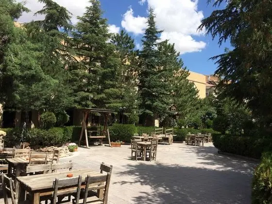 Üç Kişilik Oda