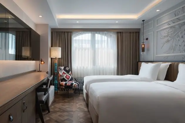 Deluxe Room, 2 Twin Beds, City View
