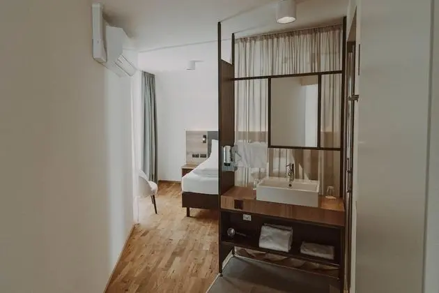 Comfort Tek Büyük Yataklı Oda