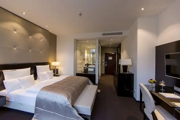 Classic Tek Büyük Yataklı Oda