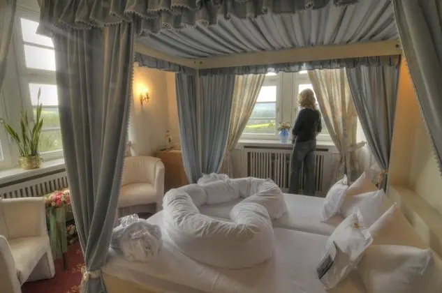 Comfort Tek Büyük Yataklı Oda