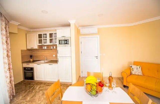 Apart Daire, 2 Yatak Odası, Balkon, Kısmi Deniz Manzaralı