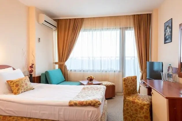 Standard Tek Büyük Yataklı Oda, Balkon (Park View)