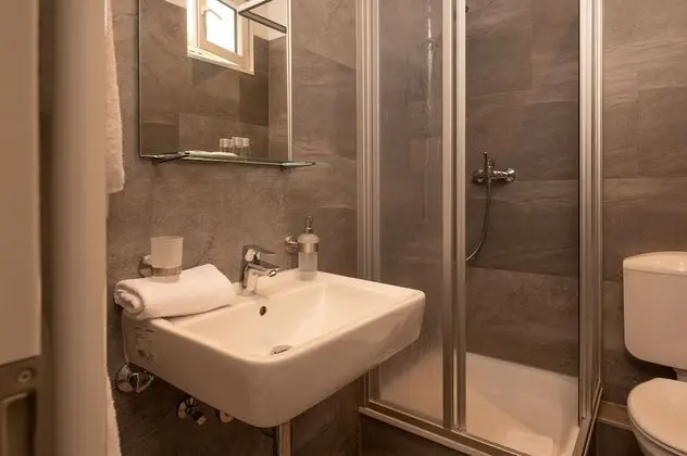 Tek Büyük Yataklı Oda, Balkon