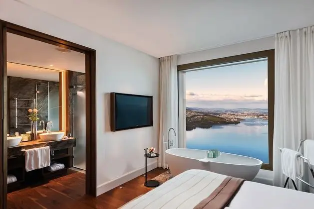 Süit, Göl Manzaralı (Spa access)