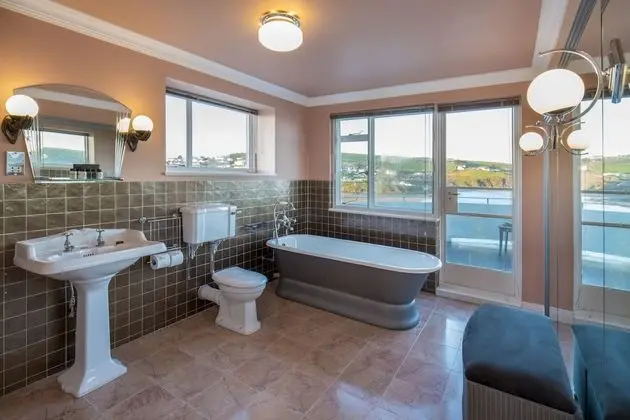 Luxury Tek Büyük Yataklı Oda