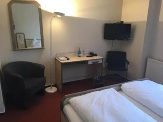 Standard Büyük Yataklı Tek Kişilik Oda