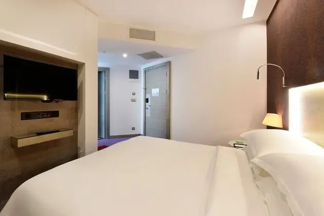 Sehir Manzarali Compact Studio Oda