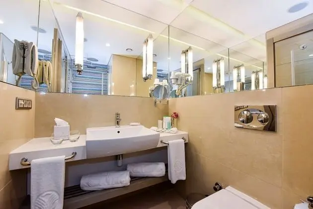Sehir Manzarali Compact Studio Oda