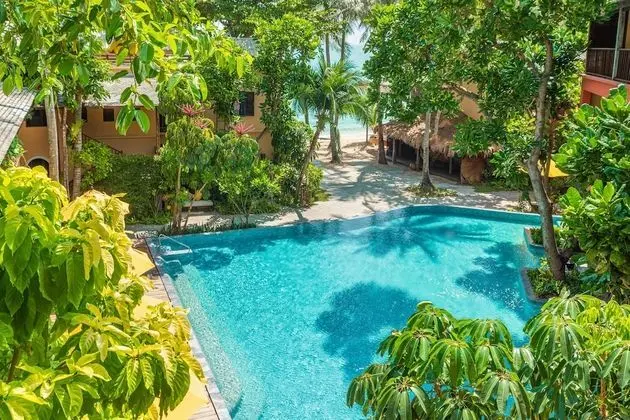 Deluxe Pool View