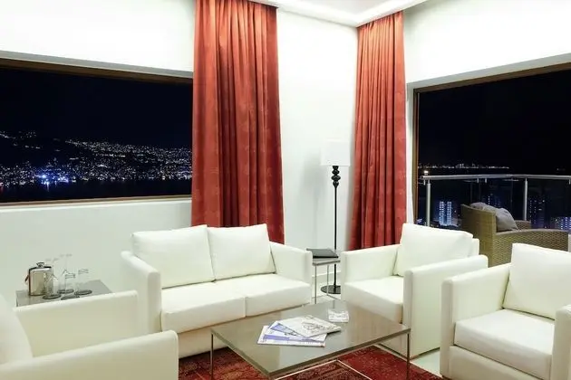 Junior Süit, 1 En Büyük (King) Boy Yatak, Havuz Kullanımı