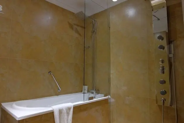 Junior Süit, 1 En Büyük (King) Boy Yatak, Havuz Kullanımı