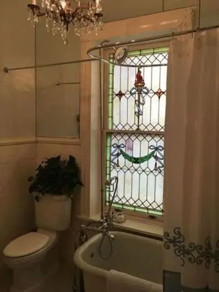 Oda, Özel Banyo (Mary Burke)