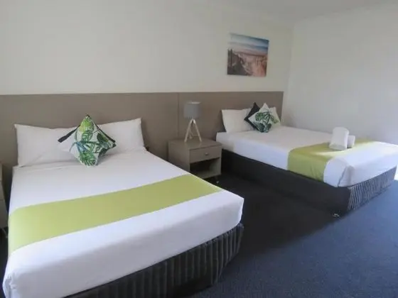 Queen And Single Room